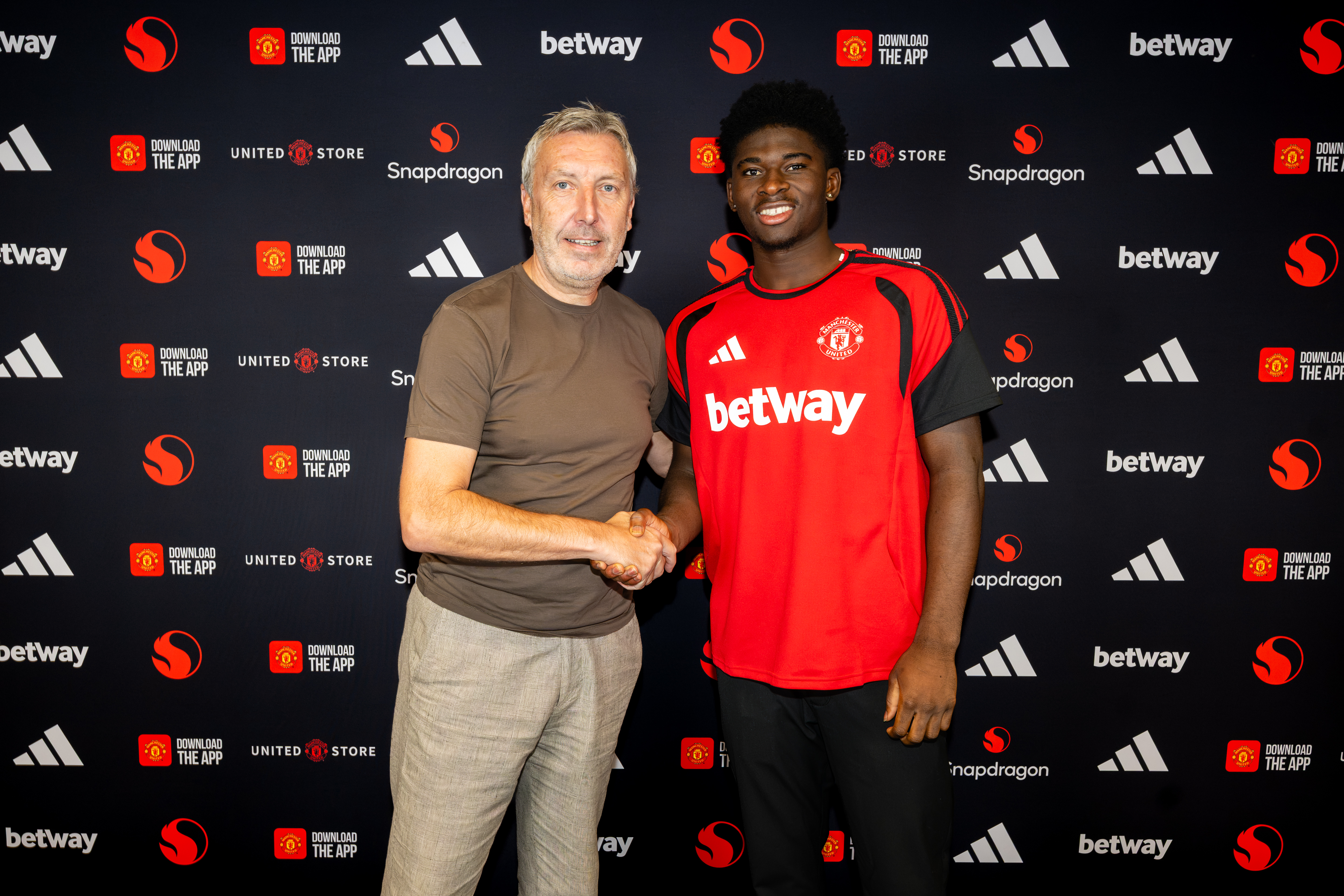 Carlos Baleba joins United | Manchester United