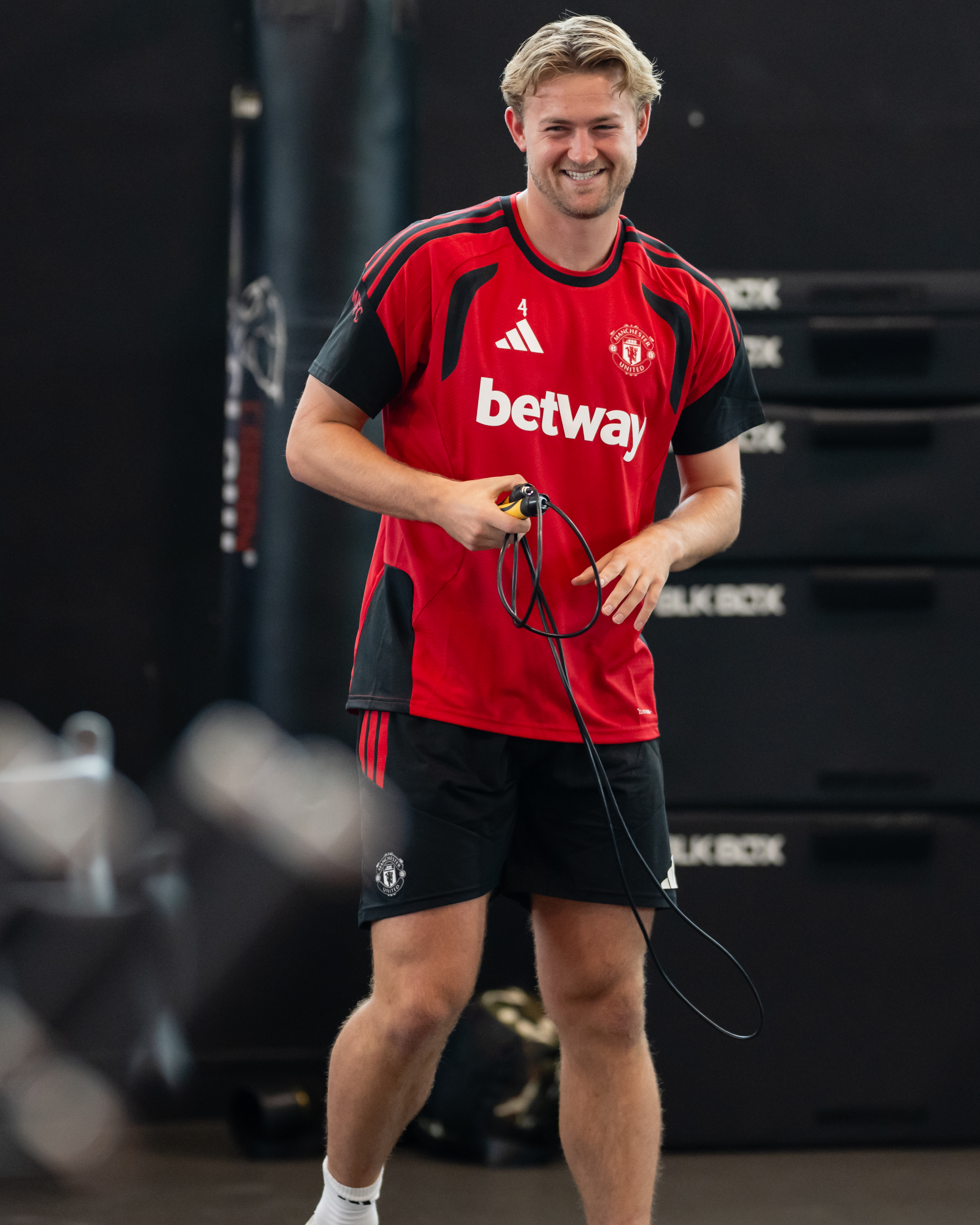 What number will Mason Mount wear for United? | Manchester United